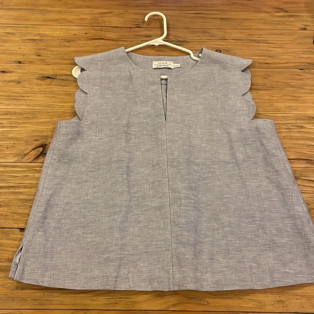 Paris atelier and other stories blue linen/cotton blend scalloped blouse size 10